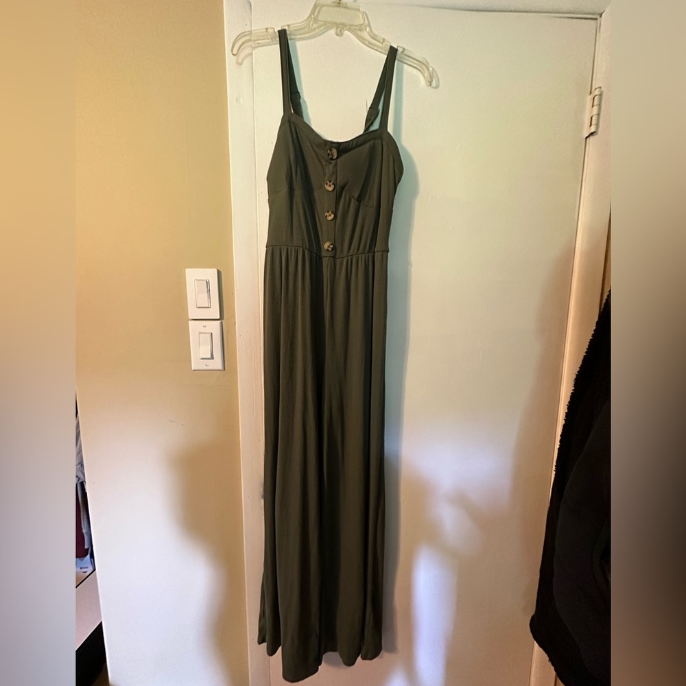 Wide leg, olive jumpsuit